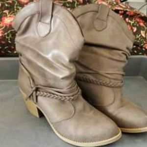 Grayish Brown Western Boots Size 8.5 made by Mudd.